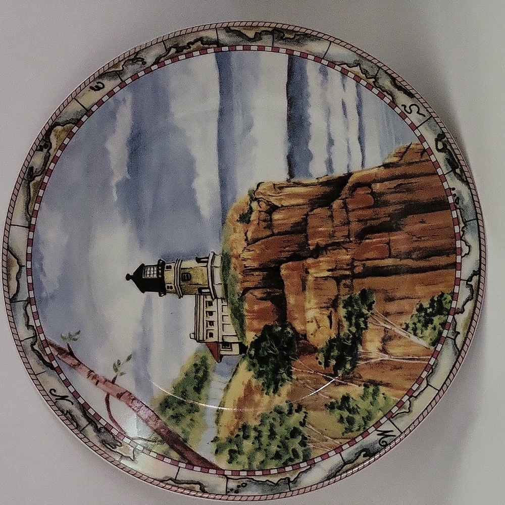Split Rock Lighthouse Plate SIGNALS 5100 American Atelier At Home